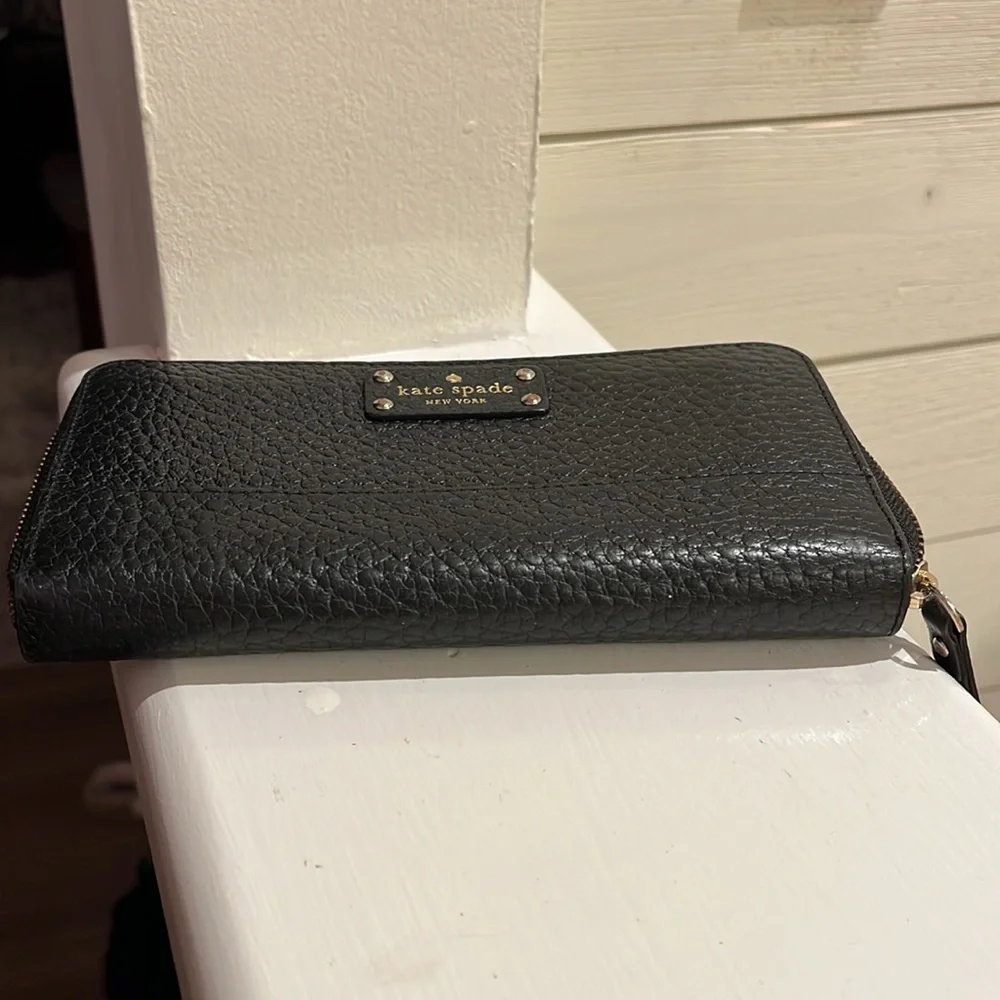 Kate Spade Leather Black Wallet ♠️ - Picture 8 of 10